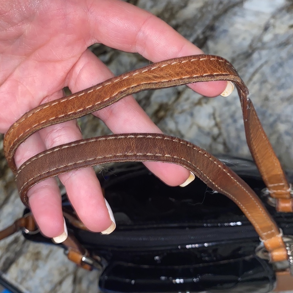 Coach W Signature Embossed Leah Patent Leather Bag - Picture 6 of 11